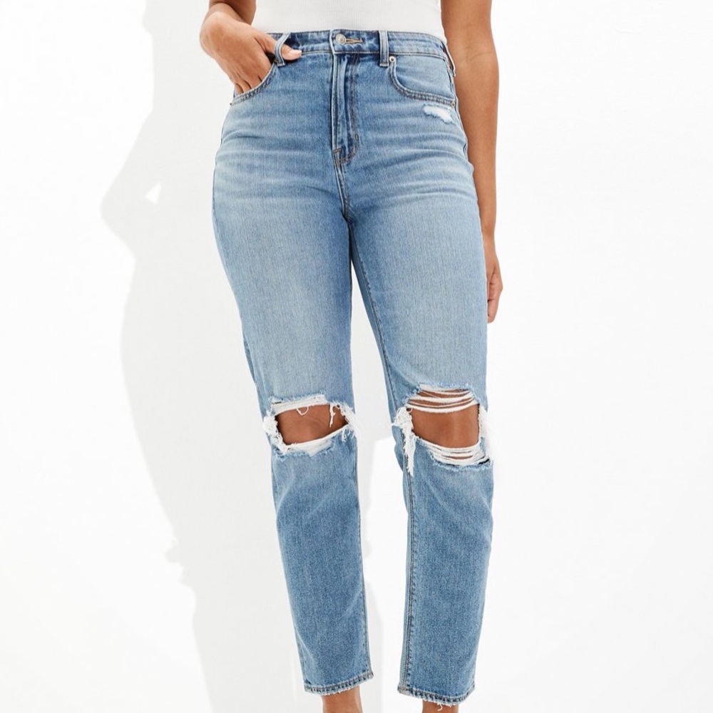 AMERICAN EAGLE MOM JEANS NWOT